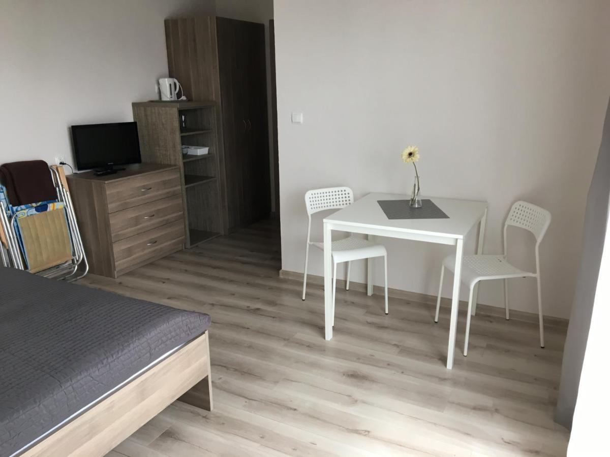 Emada- Pokoje Goscinne I Studia Ostrowo  Exterior foto
